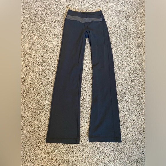 Lululemon pants 4 - Picture 1 of 3